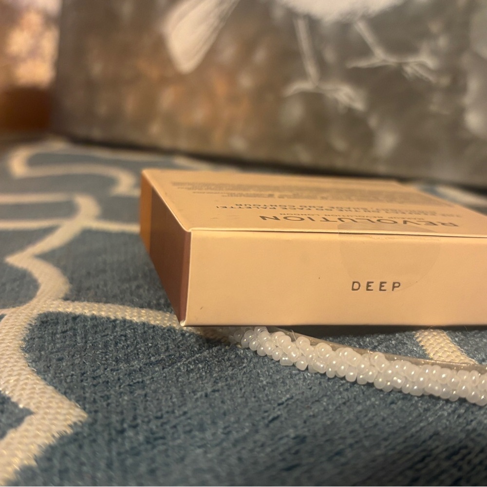 Revolution Deep Contour Palette - Picture 5 of 8